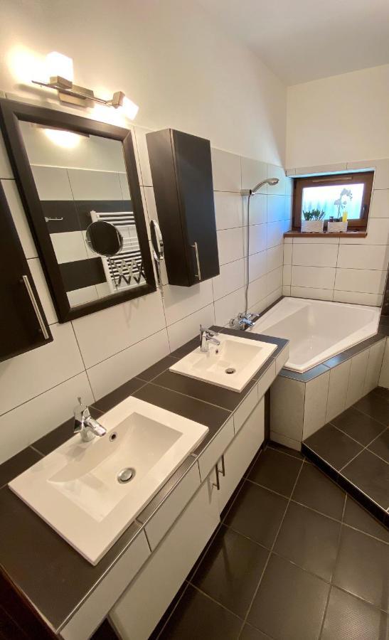 Arviz Apartman Szegedin Exterior foto