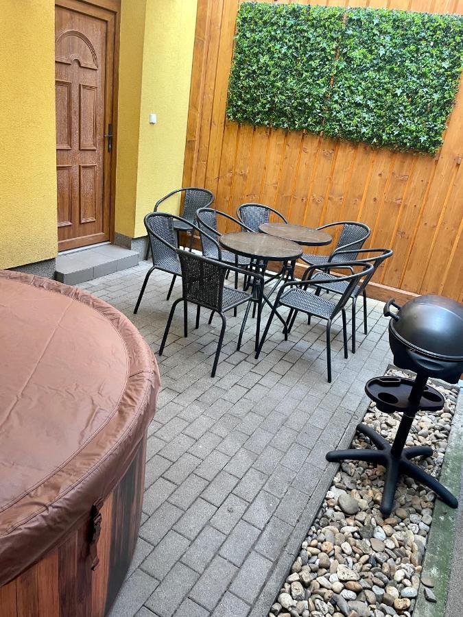 Arviz Apartman Szegedin Exterior foto