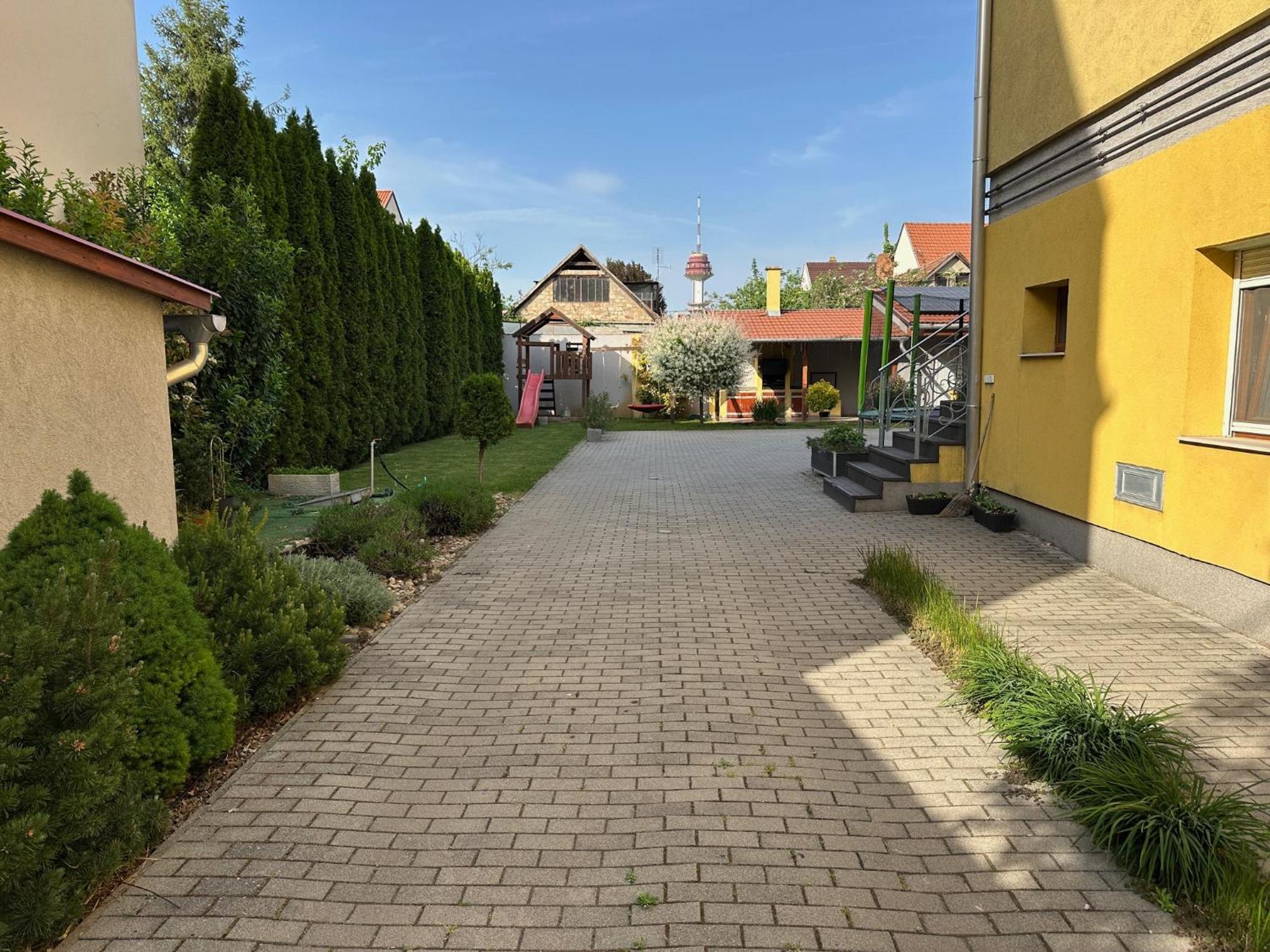 Arviz Apartman Szegedin Exterior foto
